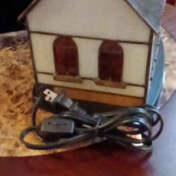 Vintage Tiffany Style Stained Glass Light Up Church - Picture 13 of 14